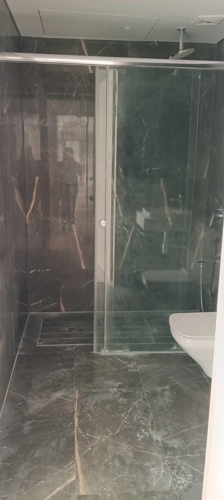 Bathroom, rustomjee-crown 4 Bedroom 2198 Sq.Ft. Apartment In Prabhadevi Mumbai 9201882