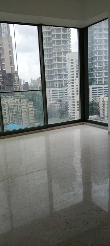 Room in 4 BHK Apartment at Rustomjee Crown, Prabhadevi – for Rent