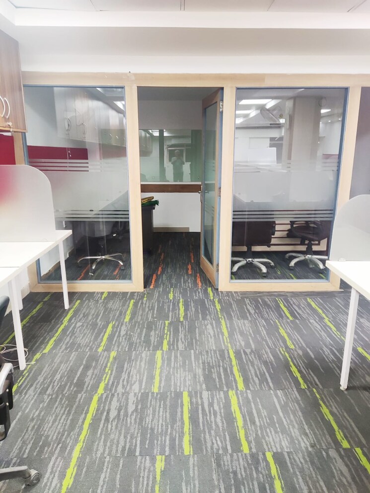  Parking, godrej-south-estate-okhla Commercial Office Space 1600 Sq.Ft. In Okhla Delhi 9201916