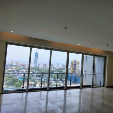 Room in 4 BHK Apartment at Mahalaxmi CHS Worli, Kamala Mill – for Rent