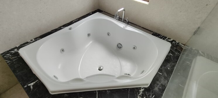 Bathroom, prestige-white-meadows-villas 5 Bedroom 5576 Sq.Ft. Villa In Whitefield Bangalore 9201885