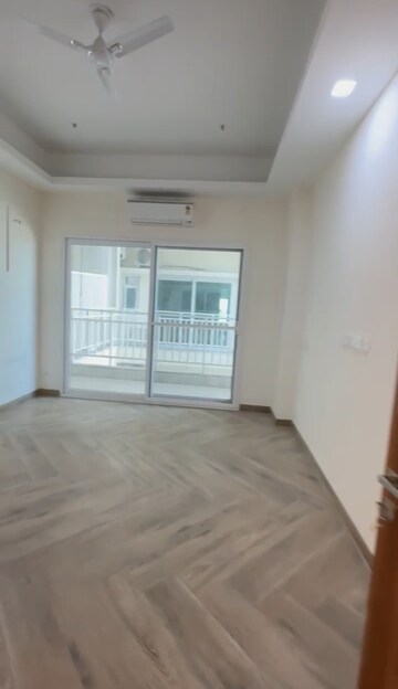 Room in 4 BHK Apartment at Uchdpl Veridia Oakwood Enclave, Wave City – for Rent