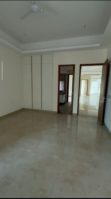 Room in 4 BHK Apartment at Uchdpl Veridia Oakwood Enclave, Wave City – for Rent