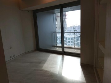 Room in 4 BHK Apartment at Lodha The World Towers World One Tier 2, Worli – for Rent