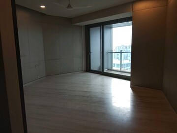 Room in 4 BHK Apartment at Lodha The World Towers World One Tier 2, Worli – for Rent
