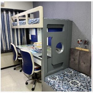 Team Area in 2 BHK Apartment at Cliff Tower, Andheri West – for Sale