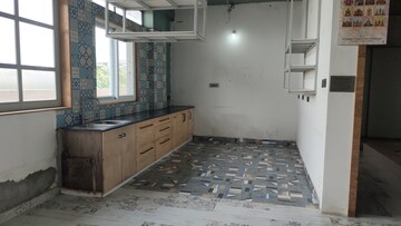 Room in 4 BHK Apartment at Film Nagar – for Sale