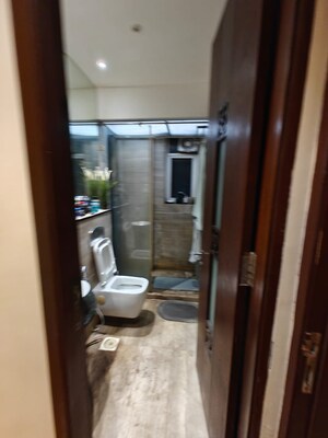 Master Bedroom in 2 BHK Apartment at Vakola – for Rent