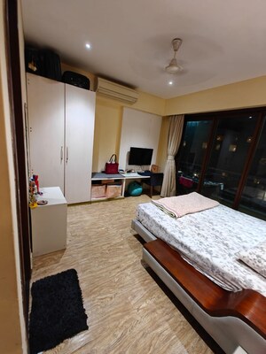 Bedroom in 2 BHK Apartment at Vakola – for Rent