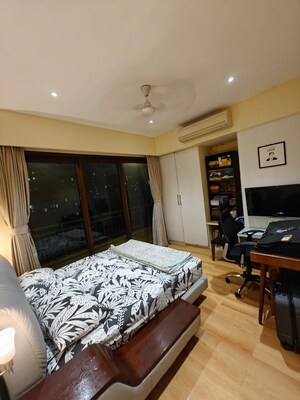 Bedroom in 2 BHK Apartment at Vakola – for Rent