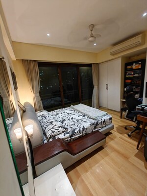 Bedroom in 2 BHK Apartment at Vakola – for Rent