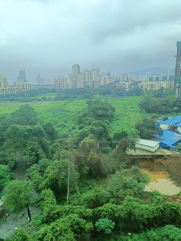 Plot Area in 1.5 BHK Apartment at Kalpataru The Sunrise, Kolshet Road – for Rent