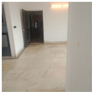 Room in 2 BHK Apartment at Brookhill Tower, Andheri West – for Rent