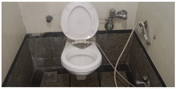 Bathroom, brookhill-tower 2 Bedroom 750 Sq.Ft. Apartment In Andheri West Mumbai 9202155