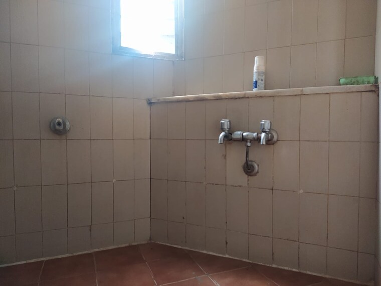 Bathroom, hiranandani-garden-eden-2 1 Bedroom 565 Sq.Ft. Apartment In Powai Mumbai 9202157