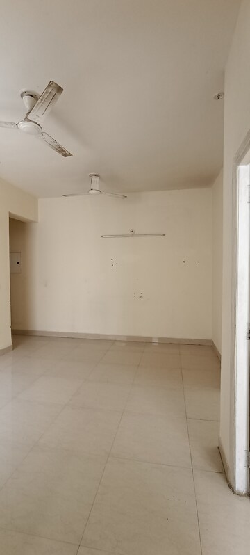 Room in 2 BHK Apartment at Shree Vardhman Mantra, Sector 67 – for Rent