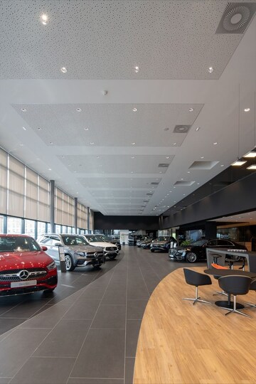  Showroom For Rent in Moti Nagar