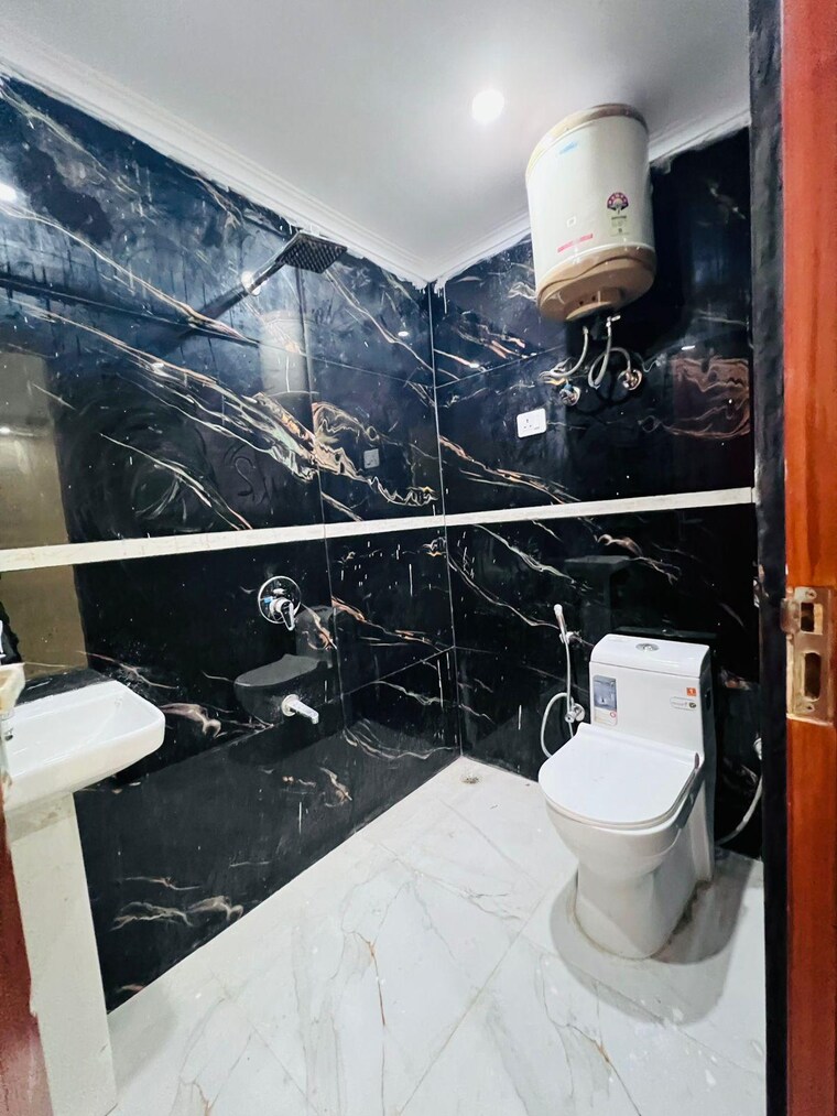 Gym, chattarpur 2 Bedroom 800 Sq.Ft. Independent House In Chattarpur Delhi 9202230