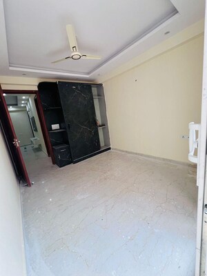 Room in 2 BHK Independent House at Chattarpur – for Sale
