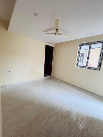 Room in 2 BHK Independent House at Chattarpur – for Rent