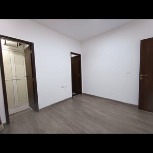 Room in 2 BHK Apartment at Ankur CHS Goregaon , Best Nagar – for Rent