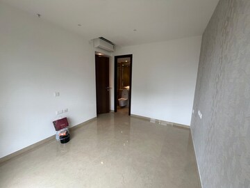 Room in 2 BHK Apartment at Hiranandani Powai Park, Powai – for Rent