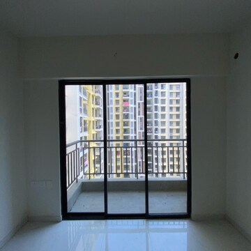 Room in 1 BHK Apartment at Runwal Gardens, Bhadra Nagar – for Rent