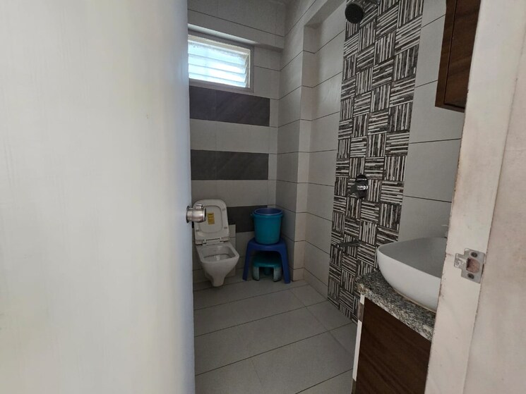 Bathroom, harni road 3 Bedroom 1650 Sq.Ft. Apartment In Harni Road Vadodara 9202324
