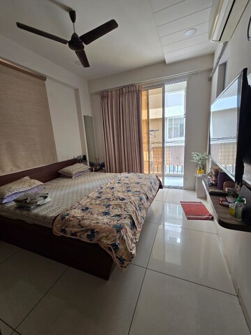 Bedroom in 3 BHK Apartment at Harni Road – for Rent