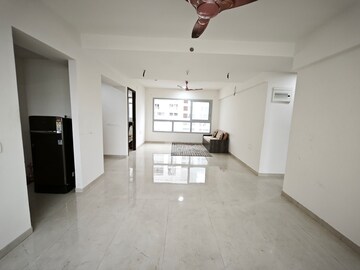 Room in 5 BHK Apartment at Piramal Vaikunth, Balkum Pada – for Rent
