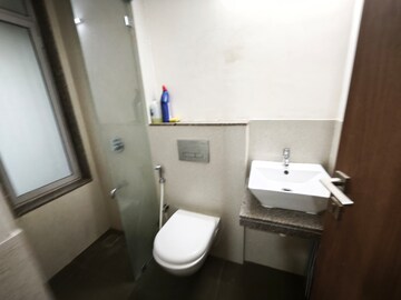 Bathroom in 5 BHK Apartment at Piramal Vaikunth, Balkum Pada – for Rent