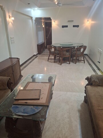 Team Area in 2 BHK Apartment at Embassy Apartments, Andheri West – for Rent