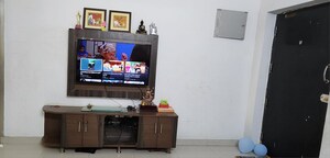 Room in 3 BHK Apartment at Rainbow Vistas, Hi Tech City – for Sale