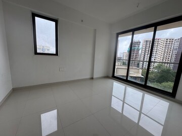 Room in 2 BHK Apartment at Naman Habitat, Andheri West – for Rent