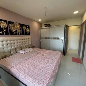 Bedroom in 1 BHK Apartment at Sun Villa Malad West, Dindoshi – for Rent