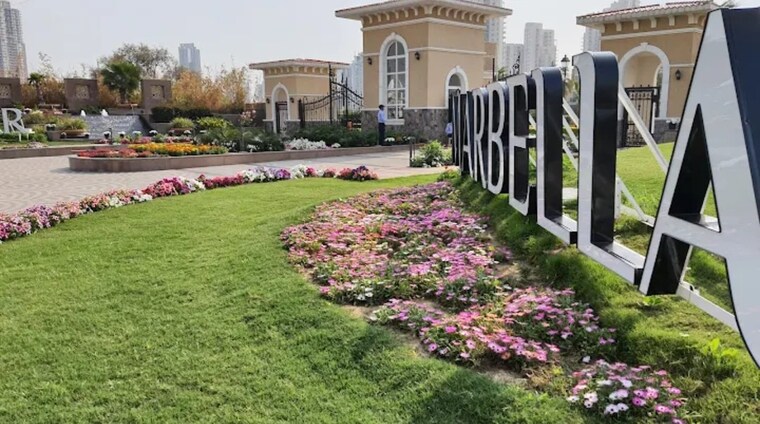 Garden, emaar-marbella 5 Bedroom 500 Sq.Yd. Villa In Sector 66 Gurgaon 9202376