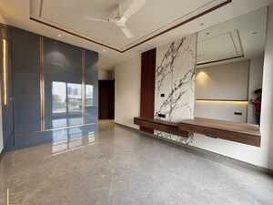 Room in 3 BHK Builder Floor at Sector 57 – for Sale