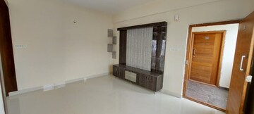 Room in 2 BHK Apartment at Jayani Paradise, Mahadevpura – for Rent