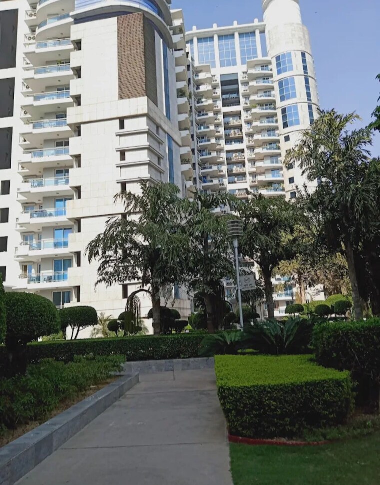 Exterior View, dlf-the-belaire 4 Bedroom 3000 Sq.Ft. Apartment In Sector 54 Gurgaon 9202419