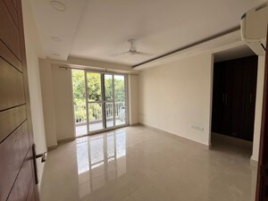 Room in 3 BHK Independent House at DLF City Phase IV, Dlf Phase iv – for Rent