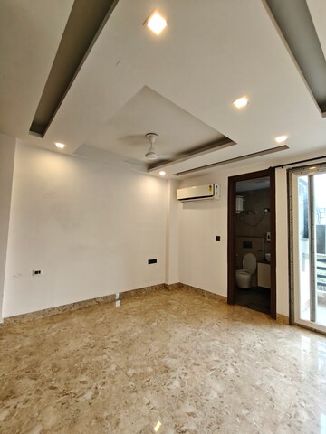 Room in 3 BHK Builder Floor at Ansal Sushant Lok I, Sector 43 – for Rent