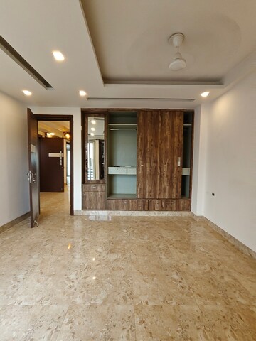 Room in 3 BHK Builder Floor at Ansal Sushant Lok I, Sector 43 – for Rent