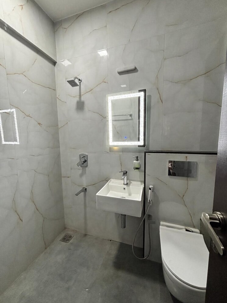 Bathroom, sheth-vasant-lawns 1 Bedroom 1400 Sq.Ft. Apartment In Laxmi Nagar Thane 9202463