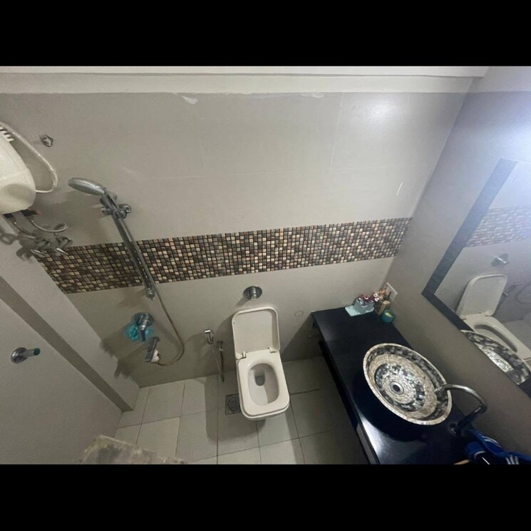 Bathroom, lokhandwala-breeze-apartments 2 Bedroom 750 Sq.Ft. Apartment In Lokhandwala Complex Mumbai 9202459