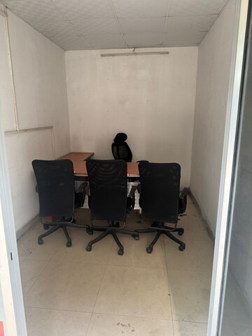 Furnished Amenities in 3 BHK Builder Floor at Sukhdev Vihar – for Rent