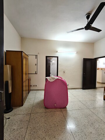 Furnished Amenities in 3 BHK Builder Floor at Ansal Sushant Apartments, Sushant Lok I – for Rent