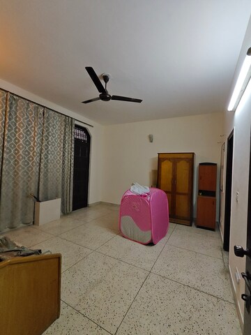 Bedroom in 3 BHK Builder Floor at Ansal Sushant Apartments, Sushant Lok I – for Rent
