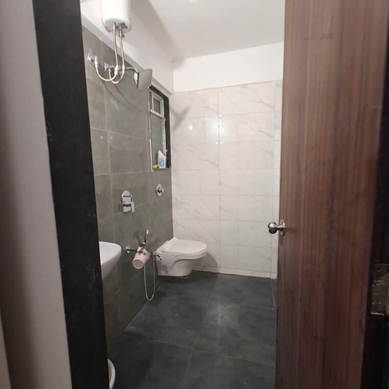 Bathroom, geetanjali-chs-goregaon-west 2 Bedroom 750 Sq.Ft. Apartment In Laxmi Nagar Mumbai 9202467