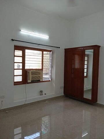 Room in 3 BHK Builder Floor at Greater Kailash I – for Rent