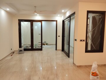 Room in 3 BHK Builder Floor at Greater Kailash I – for Rent